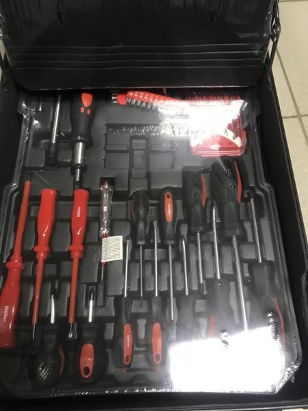 Набор инструментов в чемодане,187 Handtek