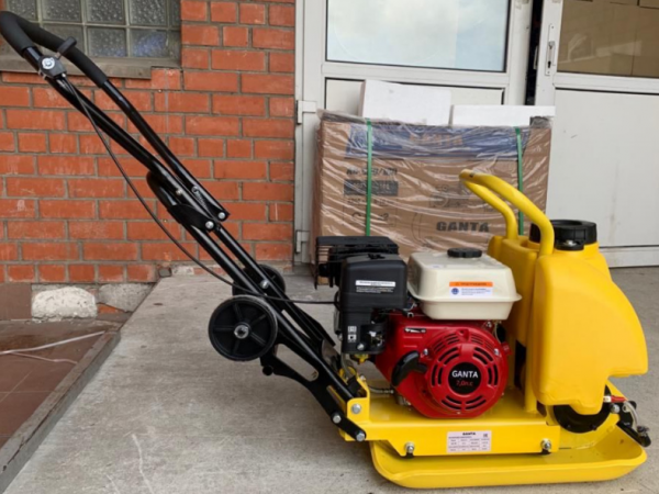Виброплита бензиновая GANTA BVH-90K